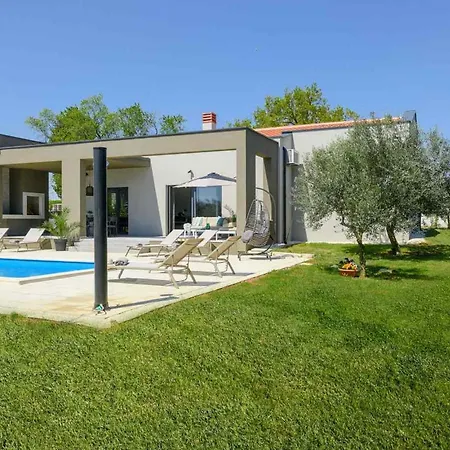 Holiday home Tonina Marcana