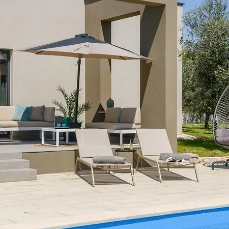 Holiday home Tonina Marcana